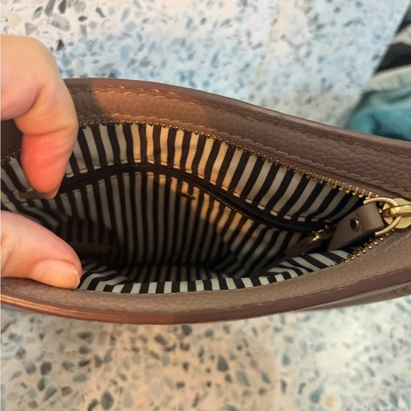 Kate Spade Orchard Street Hemsley Crossbody Taupe Pebbled - Picture 3 of 8